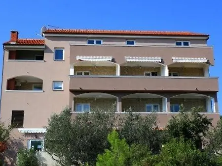 In With Seaview, Balcony, Air Condition, Wifi Apartment Kali